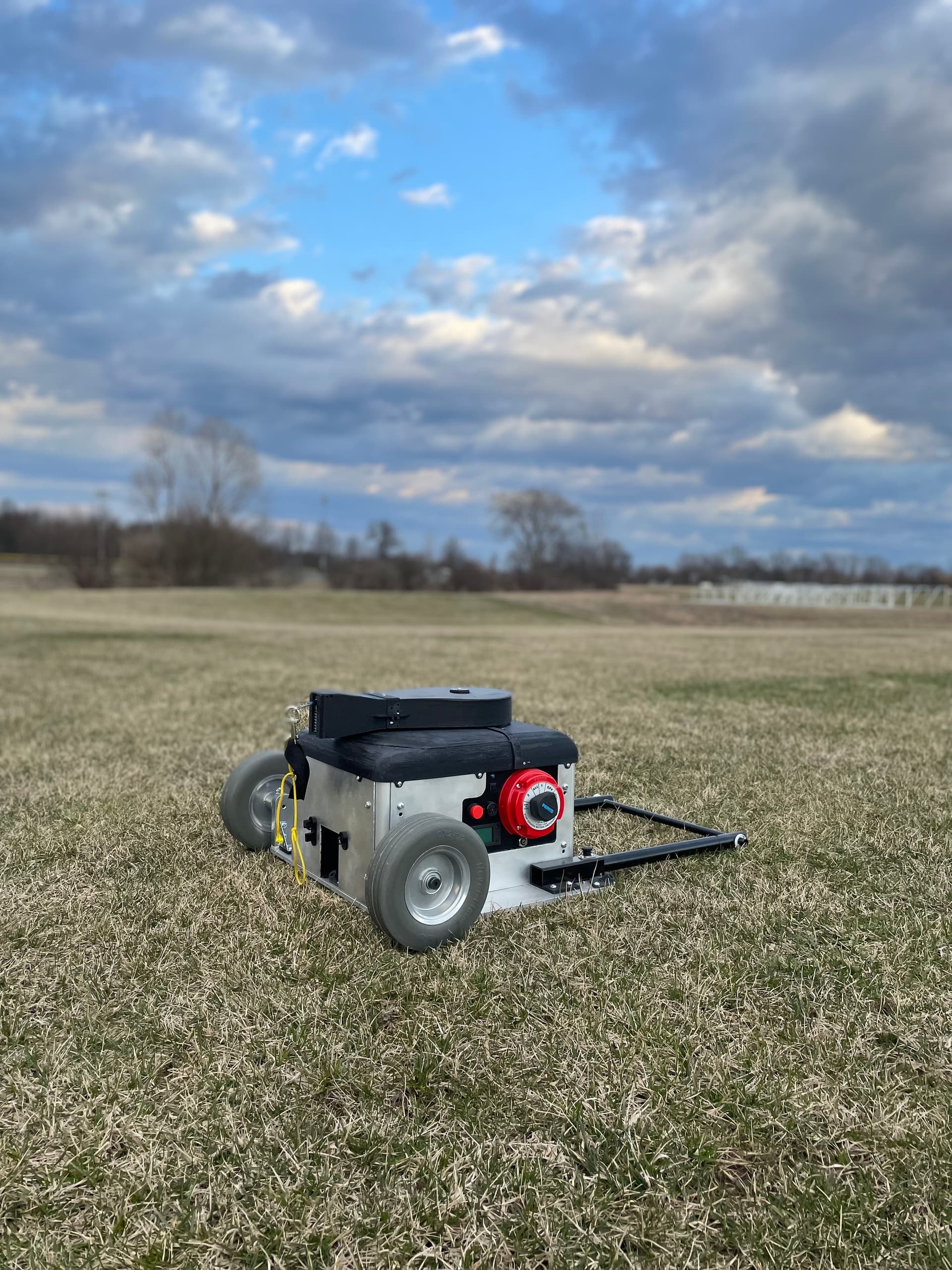 Powered Smart Dog Tether - Image 1